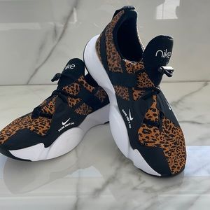 Leopard Nike Superrep